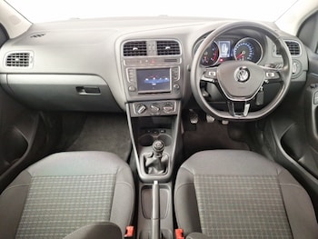 Used Volkswagen Polo 2015 for sale - 79327447: Photo