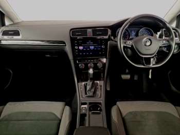 Used Volkswagen Golf 2019 for sale - 74907696: Photo