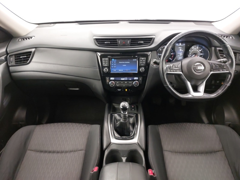 Used Nissan X-Trail 2017 for sale - 76651705: Photo 2