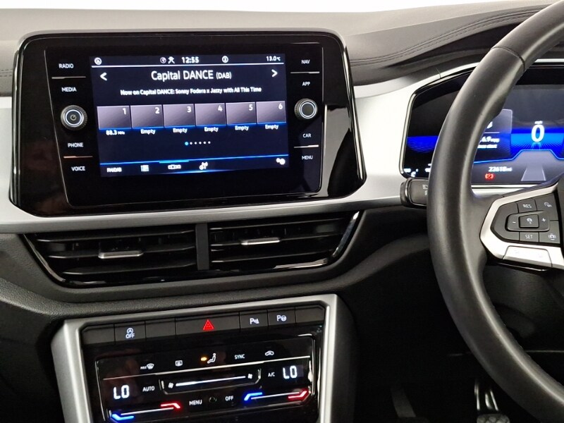 Used Volkswagen T-Roc 2022 for sale - 76325385: Photo 10