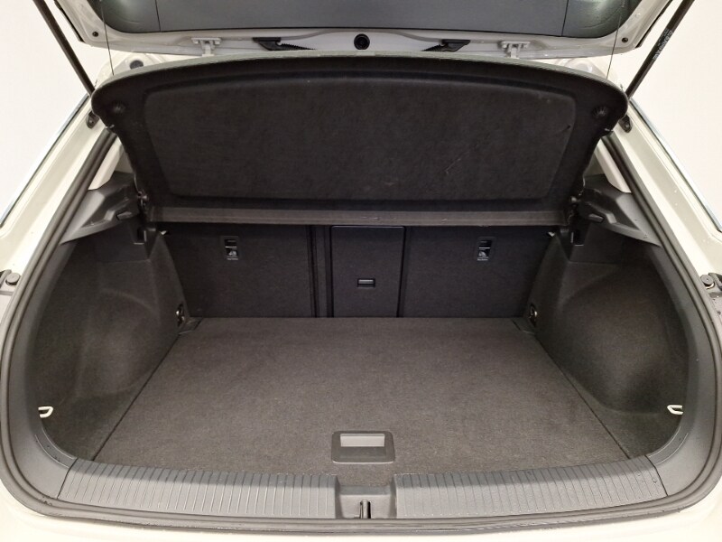 Used Volkswagen T-Roc 2022 for sale - 76325385: Photo 8