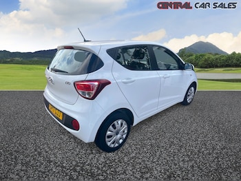 Used Hyundai i10 2017 for sale - 75957381: Photo