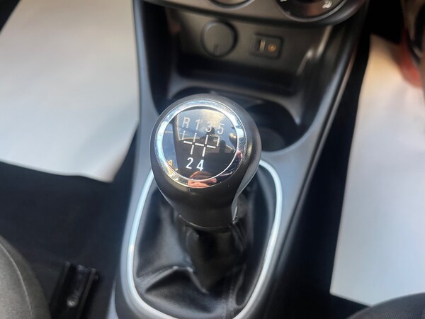 Used Vauxhall Corsa 2015 for sale - 76253149: Photo 10