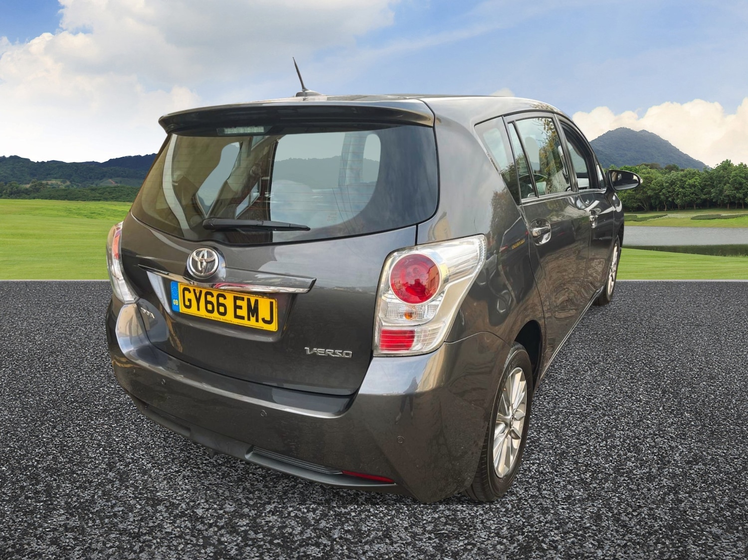 Used Toyota Verso 2016 for sale - 76466262: Photo 2