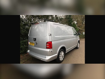 Used Volkswagen Transporter 2018 for sale - 77701473: Photo