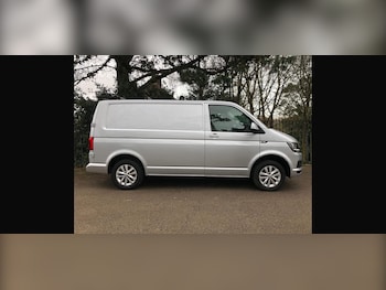 Used Volkswagen Transporter 2018 for sale - 77701473: Photo