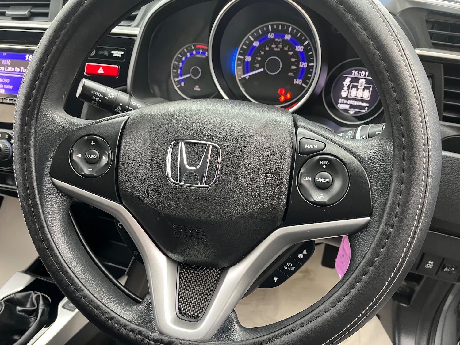 Used Honda Jazz 2017 for sale - 76739356: Photo 2