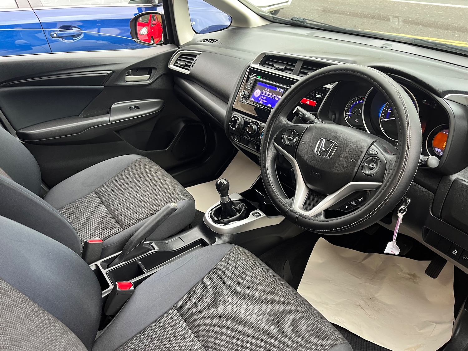 Used Honda Jazz 2017 for sale - 76739356: Photo 6