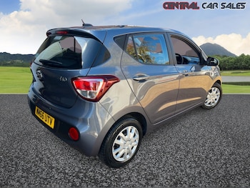 Used Hyundai i10 2017 for sale - 76026940: Photo 2