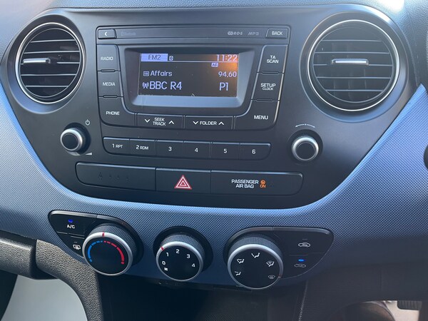 Used Hyundai i10 2017 for sale - 76026940: Photo 7