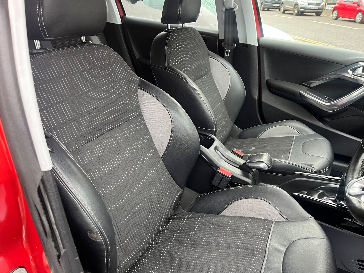 Used Peugeot 2008 2015 for sale - 77904348: Photo 10