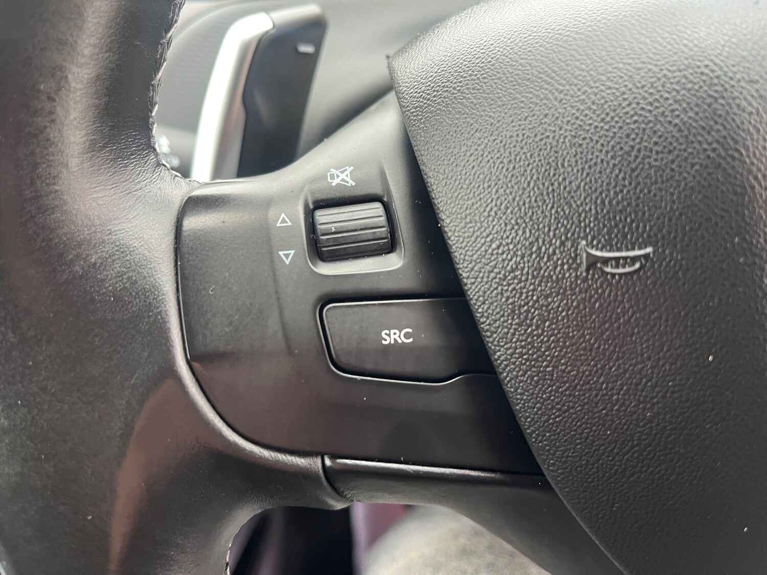 Used Peugeot 2008 2015 for sale - 77904348: Photo 13