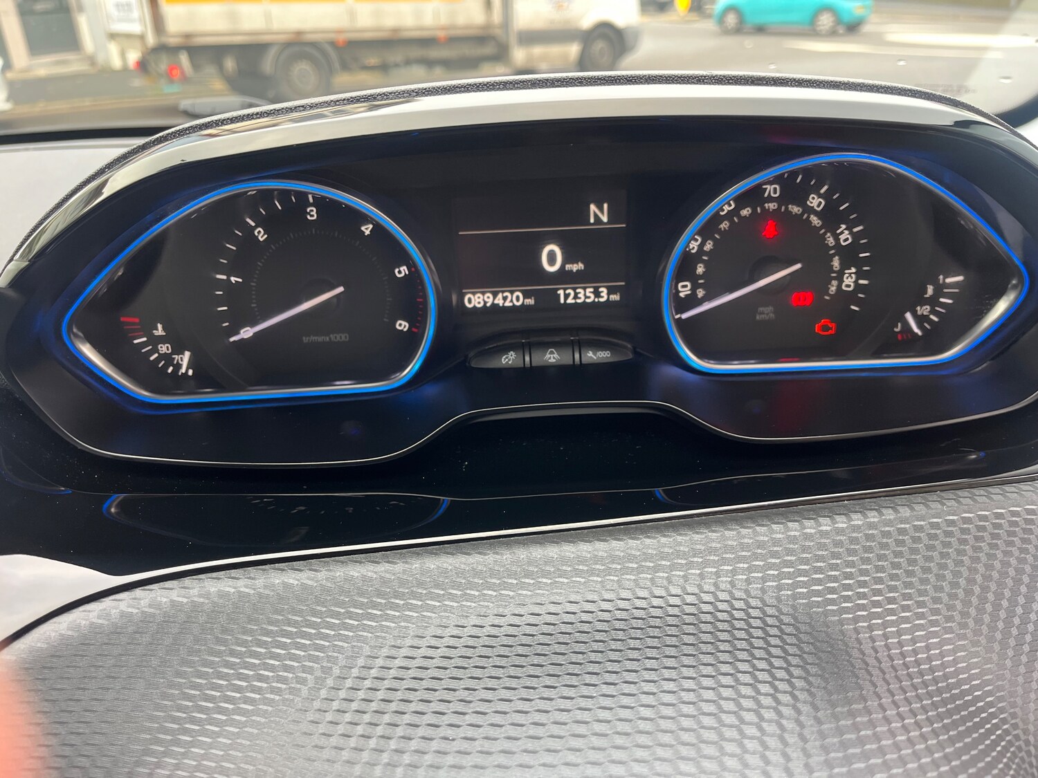 Used Peugeot 2008 2015 for sale - 77904348: Photo 15