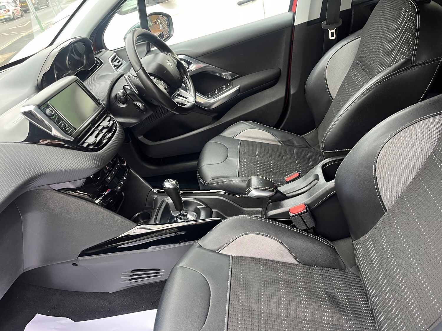 Used Peugeot 2008 2015 for sale - 77904348: Photo 18