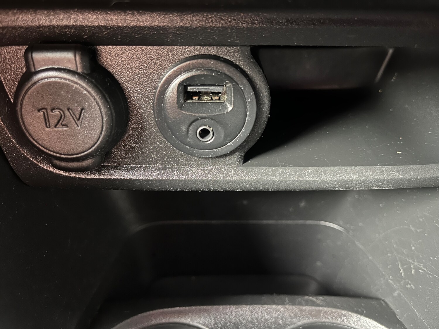 Used Peugeot 2008 2015 for sale - 77904348: Photo 19