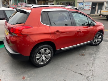 Used Peugeot 2008 2015 for sale - 77904348: Photo