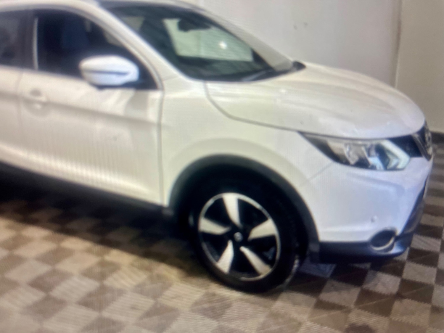 Used Nissan Qashqai 2017 for sale - 77960044: Photo 2