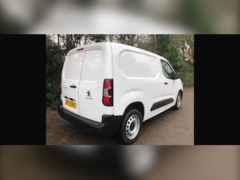 Used Peugeot Partner 2023 for sale - 77701492: Photo