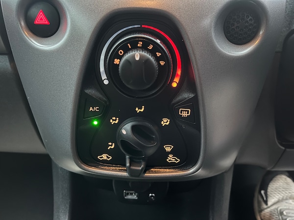 Used Toyota AYGO 2021 for sale - 76242170: Photo 12