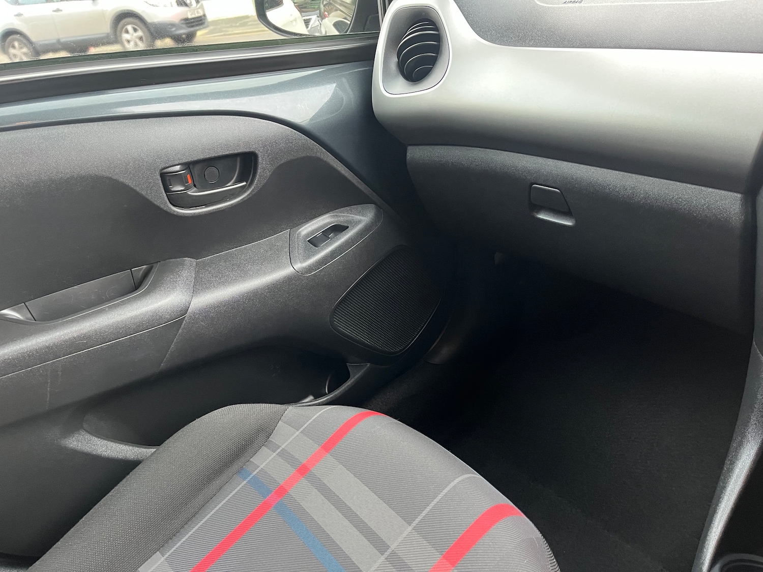 Used Peugeot 108 2016 for sale - 76961897: Photo 15