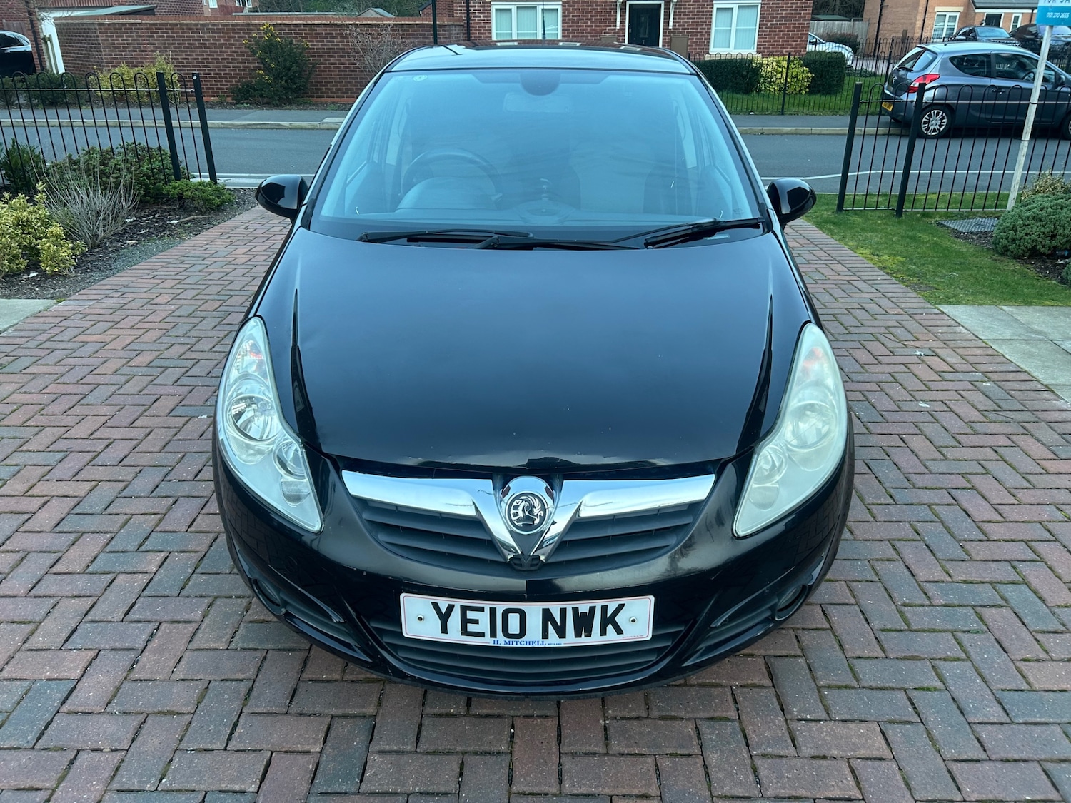 Used Vauxhall Corsa 2010 for sale - 77782128: Photo 2