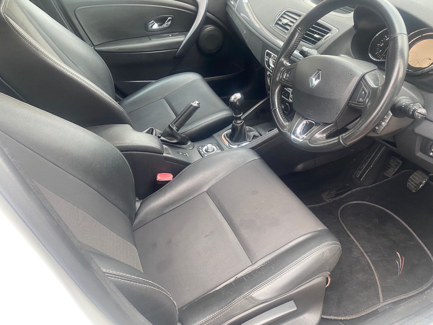 Used Renault Megane 2015 for sale - 77435313: Photo 13