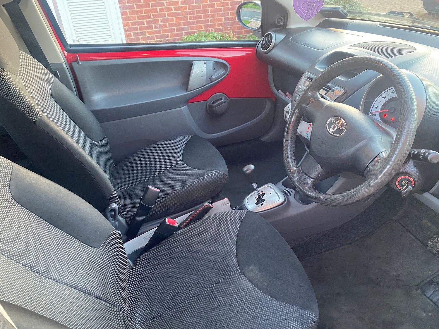 Used Toyota AYGO 2011 for sale - 77028873: Photo 10