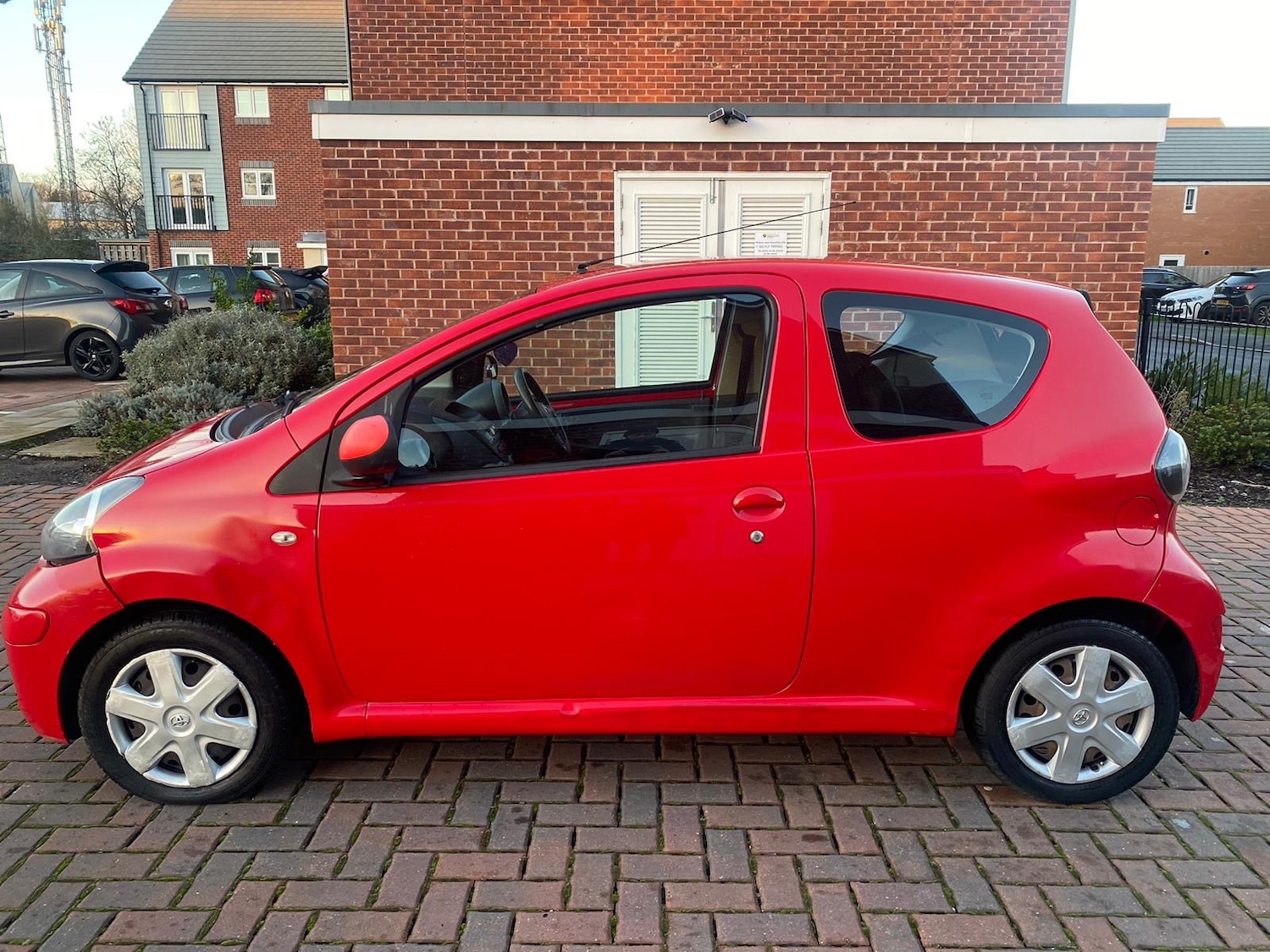 Used Toyota AYGO 2011 for sale - 77028873: Photo 3