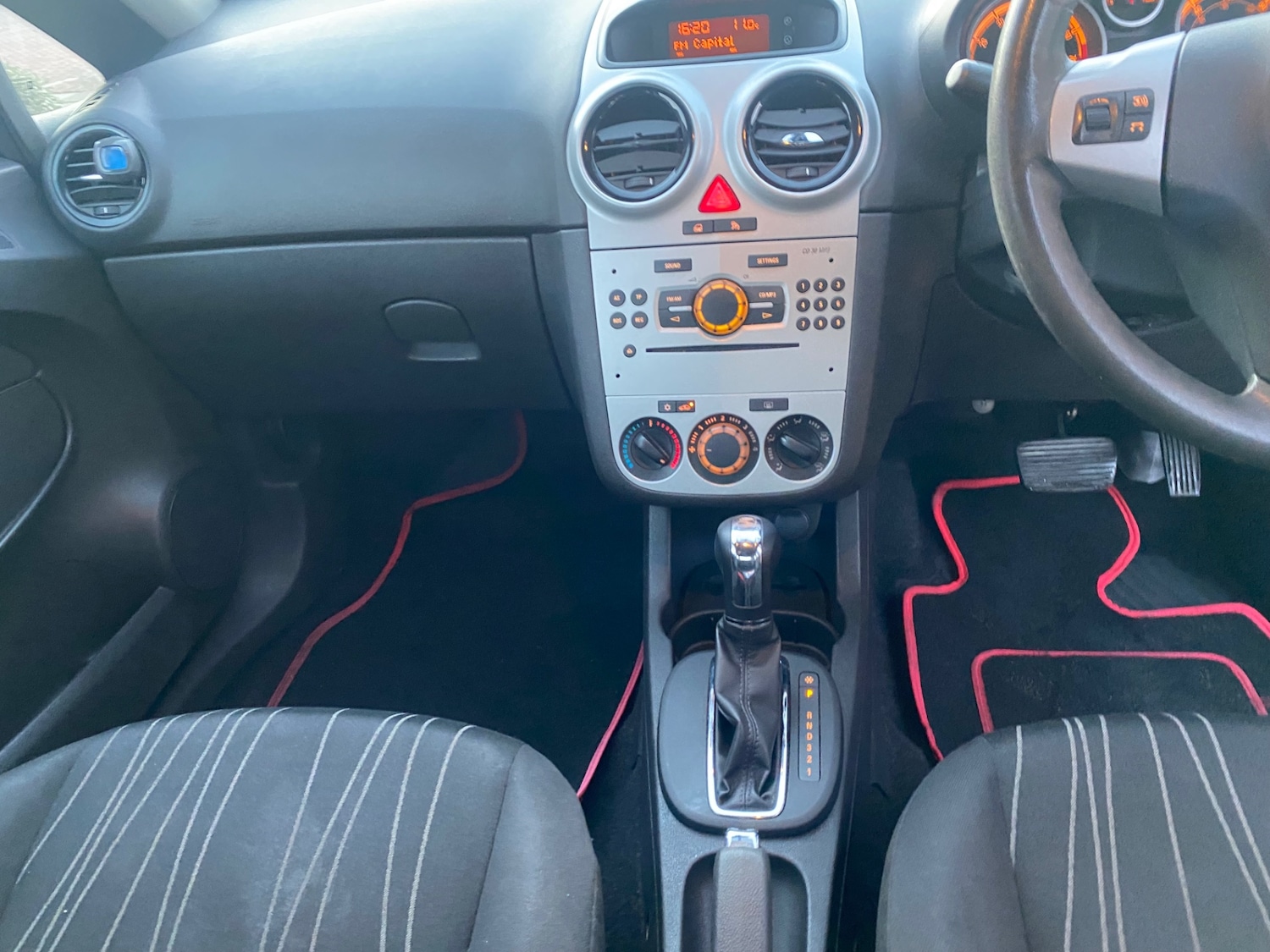 Used Vauxhall Corsa 2009 for sale - 76531158: Photo 11