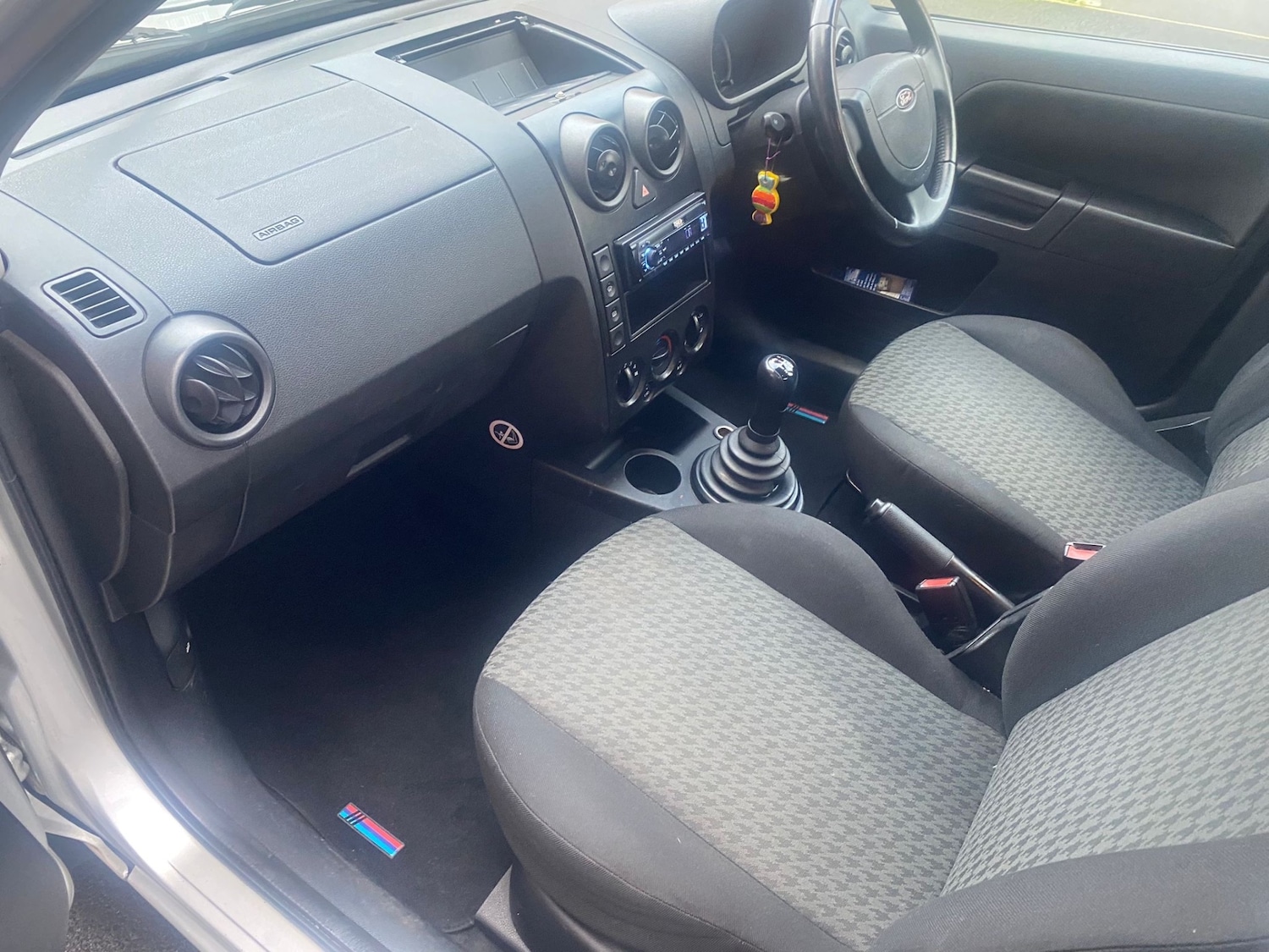 Used Ford Fusion 2004 for sale - 77434945: Photo 14