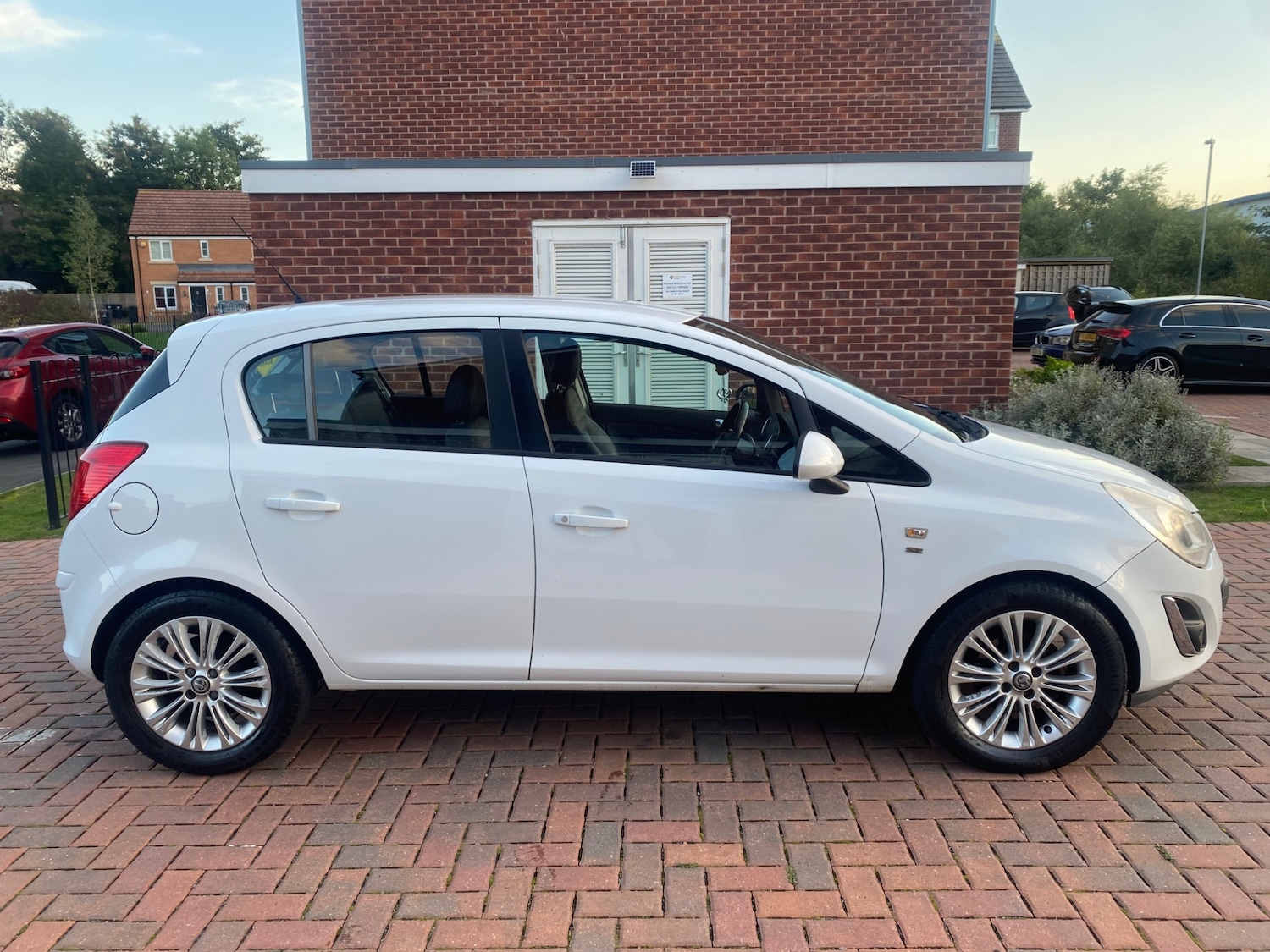 Used Vauxhall Corsa 2012 for sale - 76246334: Photo 4