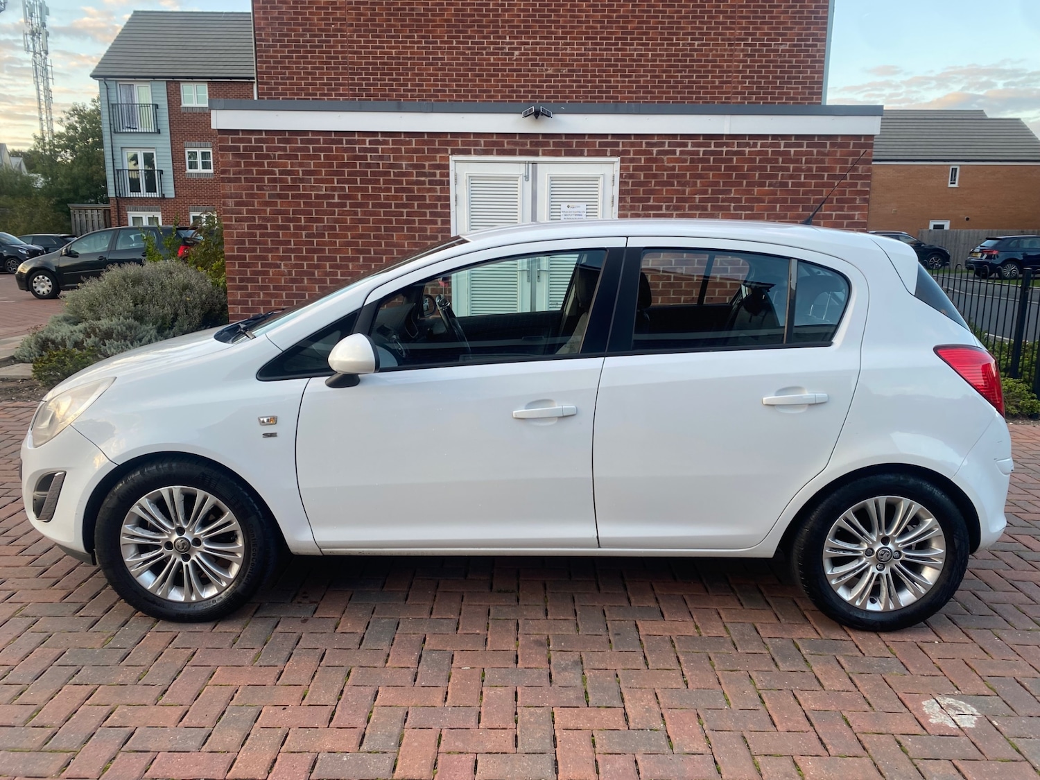 Used Vauxhall Corsa 2012 for sale - 76246334: Photo 5