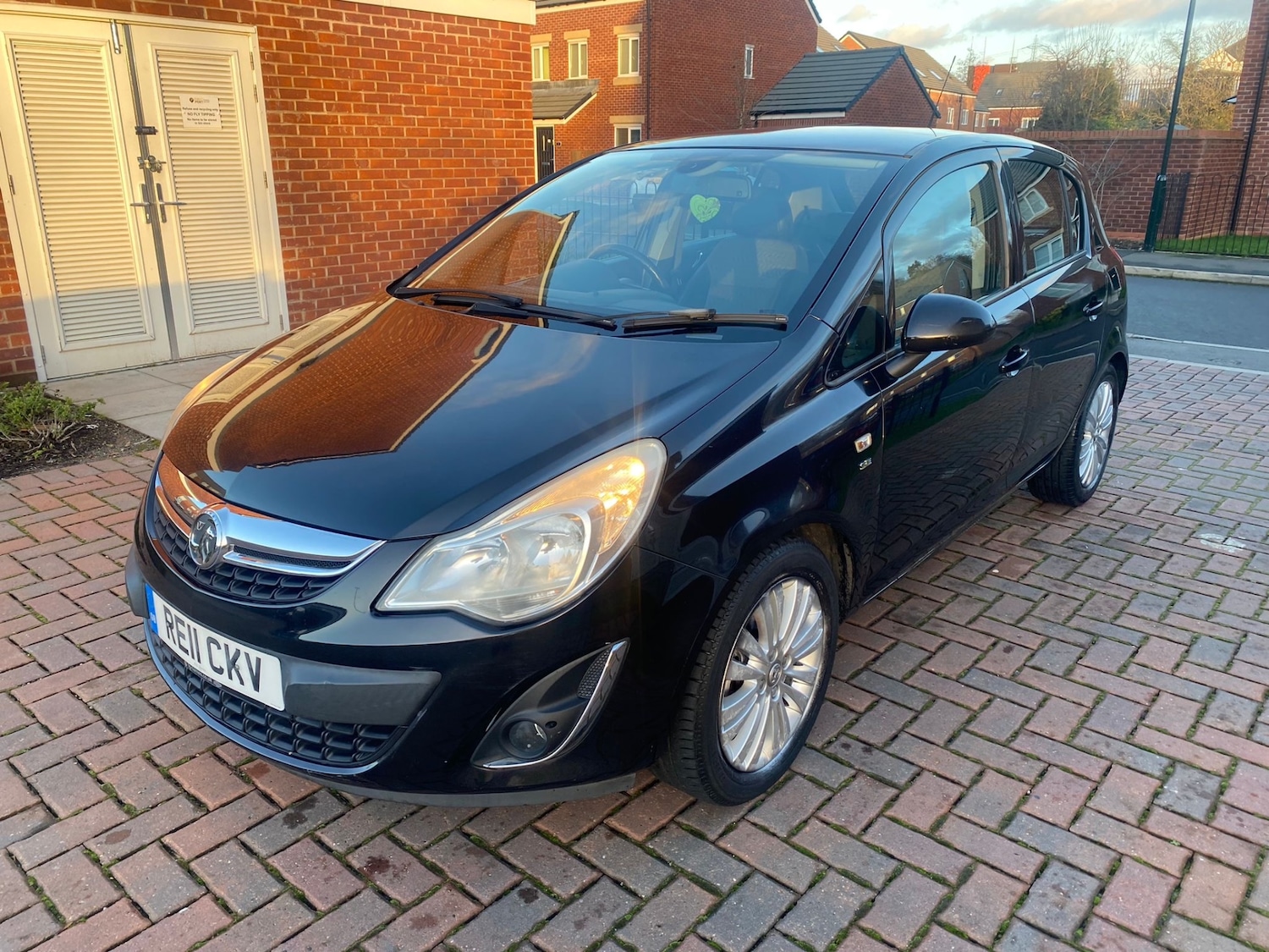 Used Vauxhall Corsa 2011 for sale - 77028867: Photo 3
