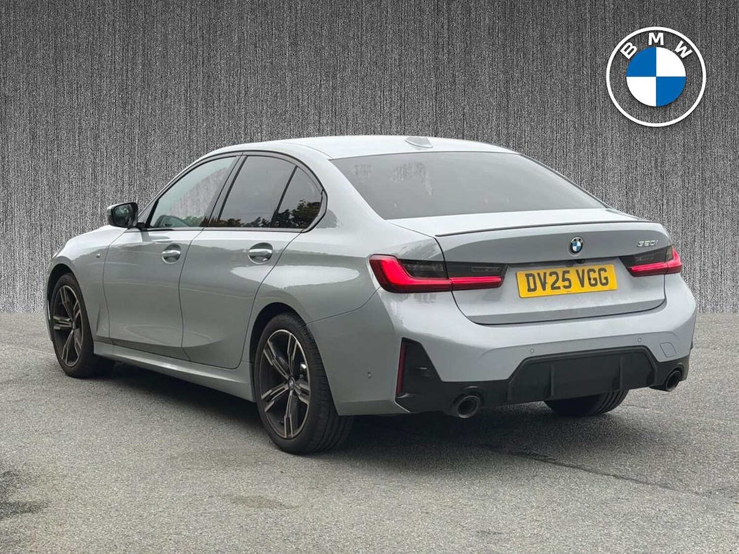 Used BMW 3 Series 2025 for sale - 76171536: Photo 2