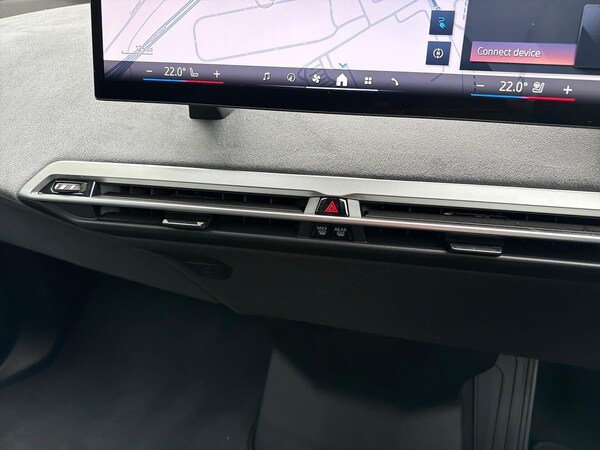 Used BMW iX 2025 for sale - 76082539: Photo 13