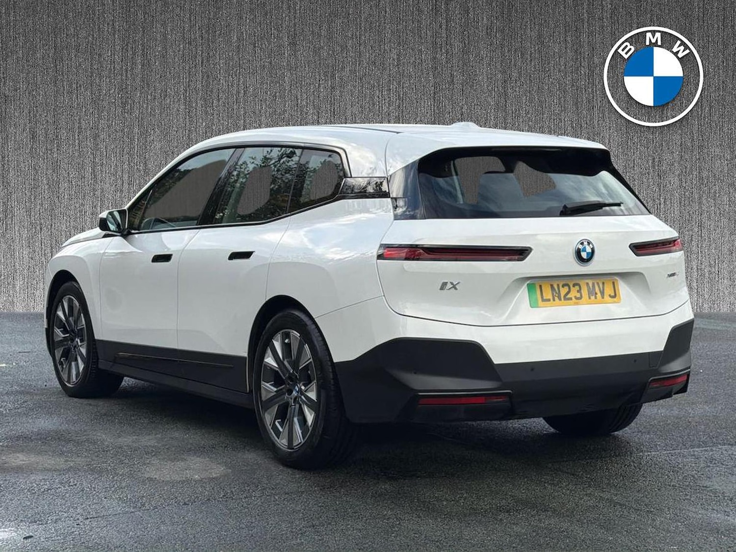 Used BMW iX 2023 for sale - 76346995: Photo 2