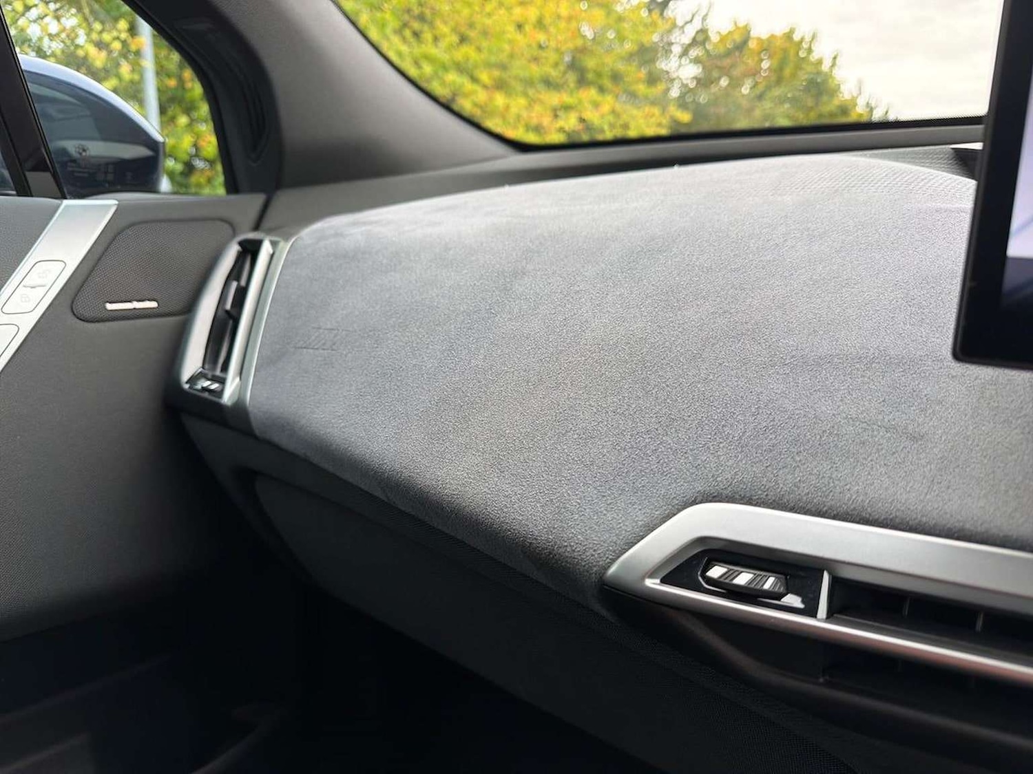 Used BMW iX 2025 for sale - 76596415: Photo 25