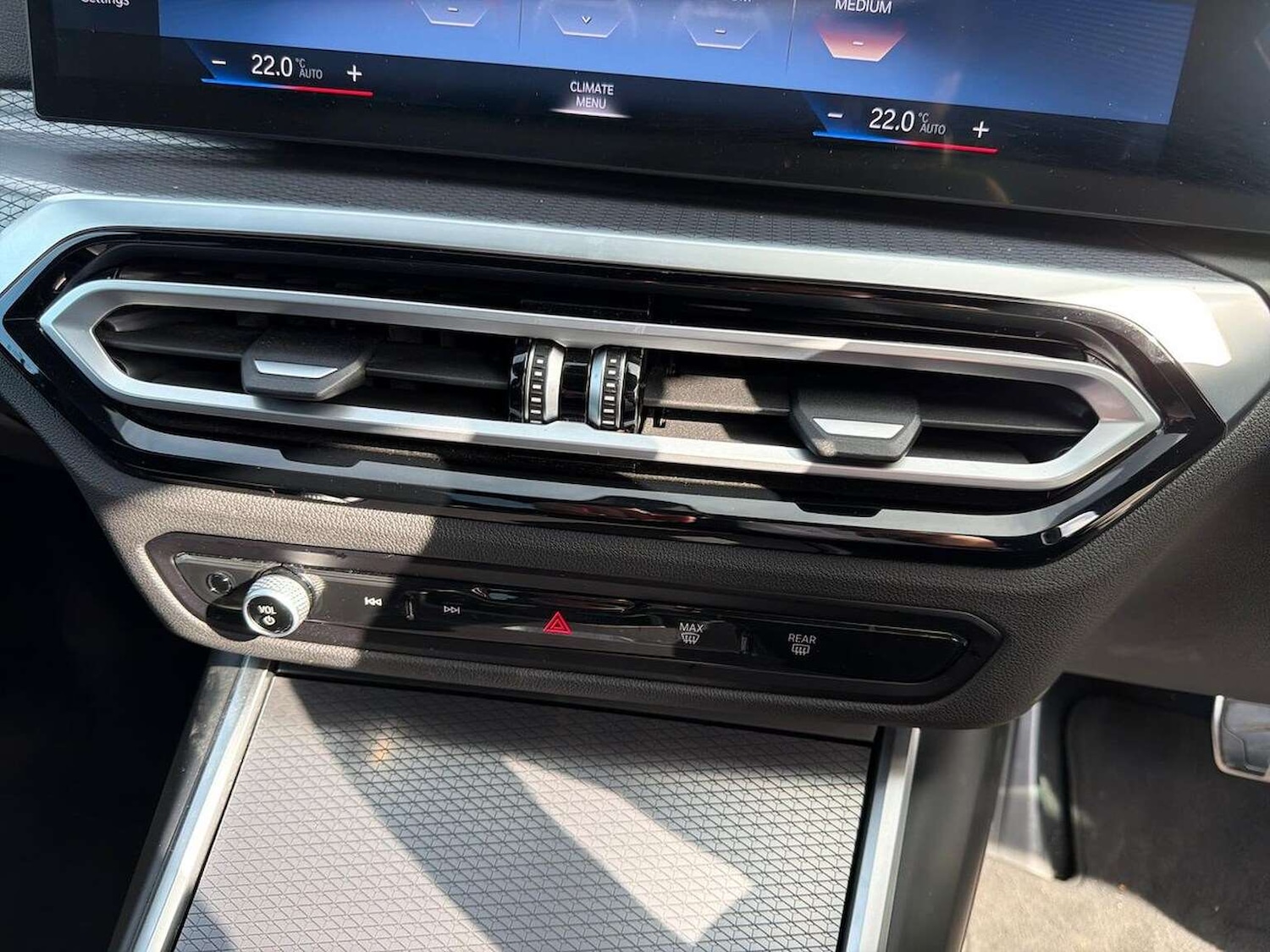 Used BMW 3 Series 2024 for sale - 76596381: Photo 12