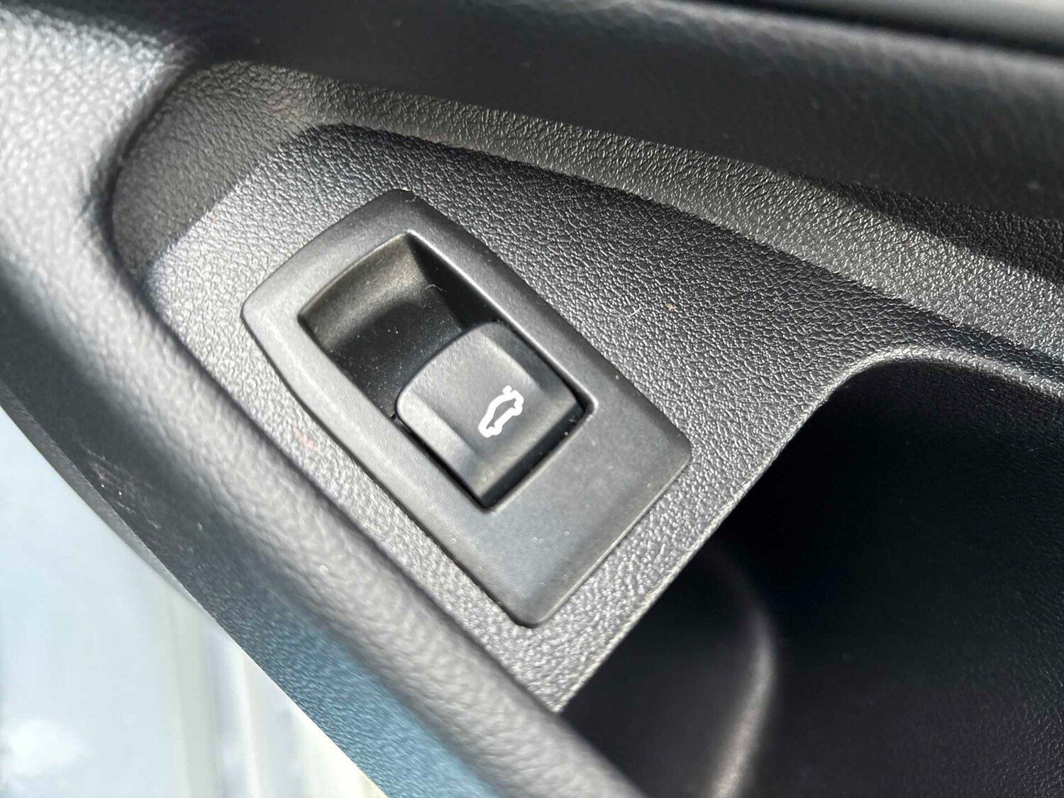 Used BMW 3 Series 2024 for sale - 76947027: Photo 22