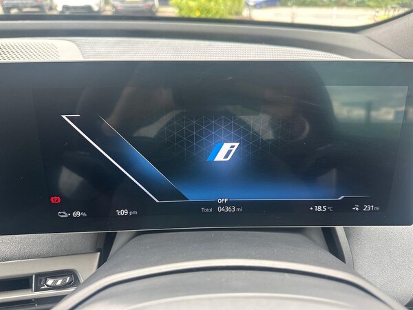 Used BMW iX 2025 for sale - 76026107: Photo 11