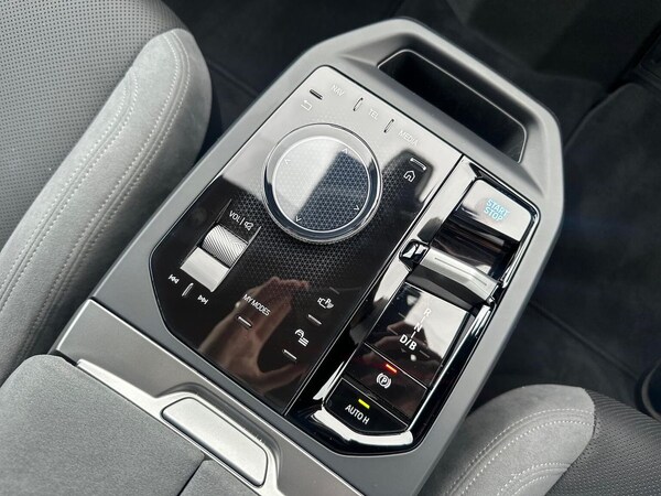 Used BMW iX 2025 for sale - 76026107: Photo 14