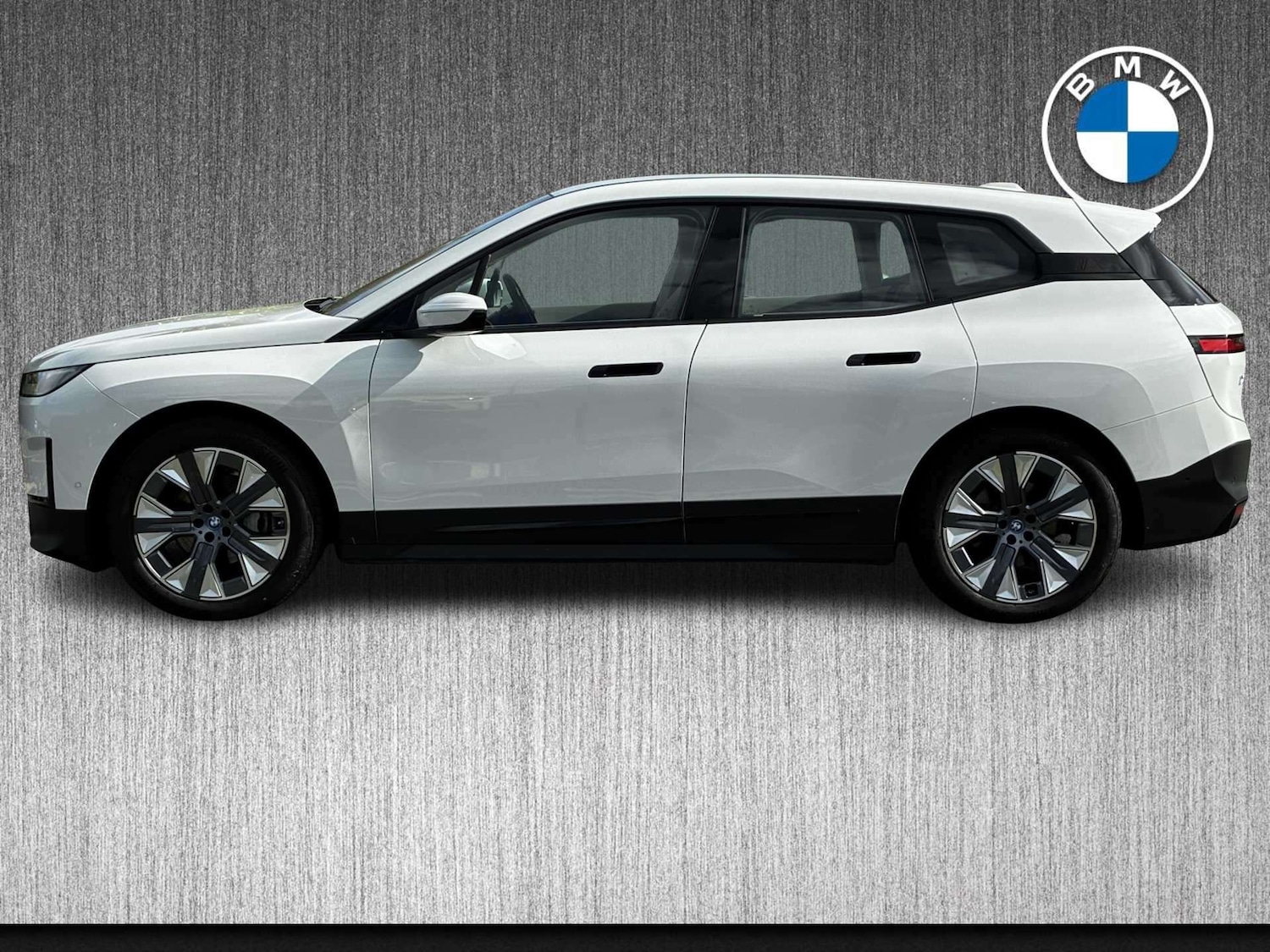 Used BMW iX 2024 for sale - 78196289: Photo 2