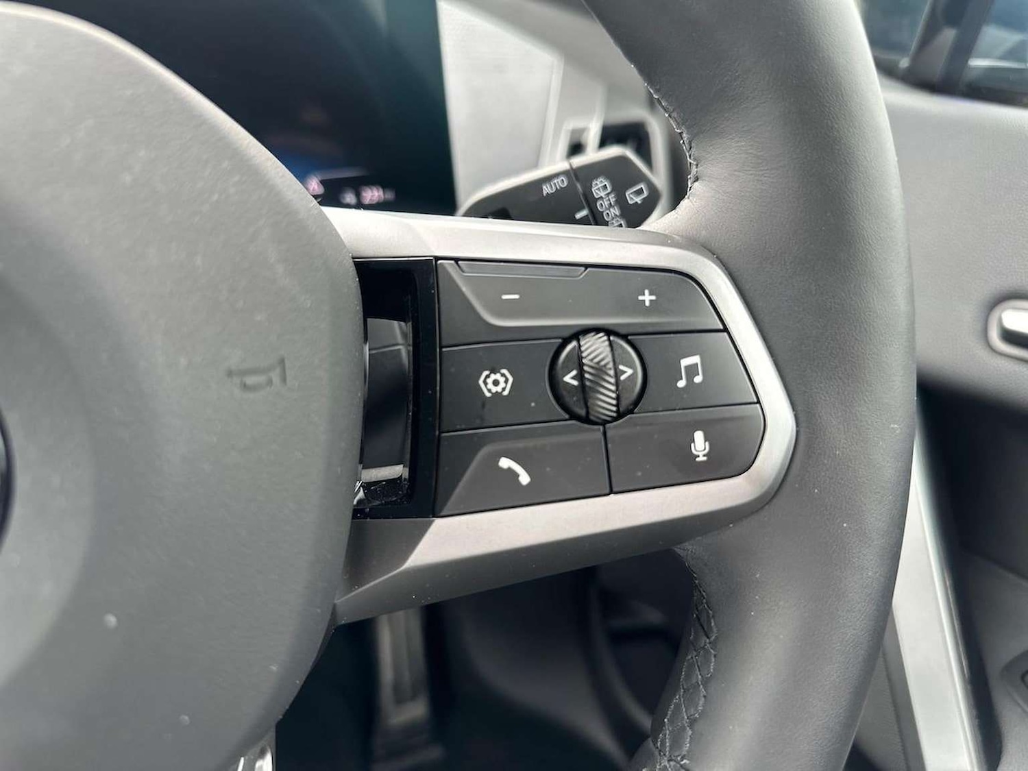 Used BMW iX 2025 for sale - 76596306: Photo 27