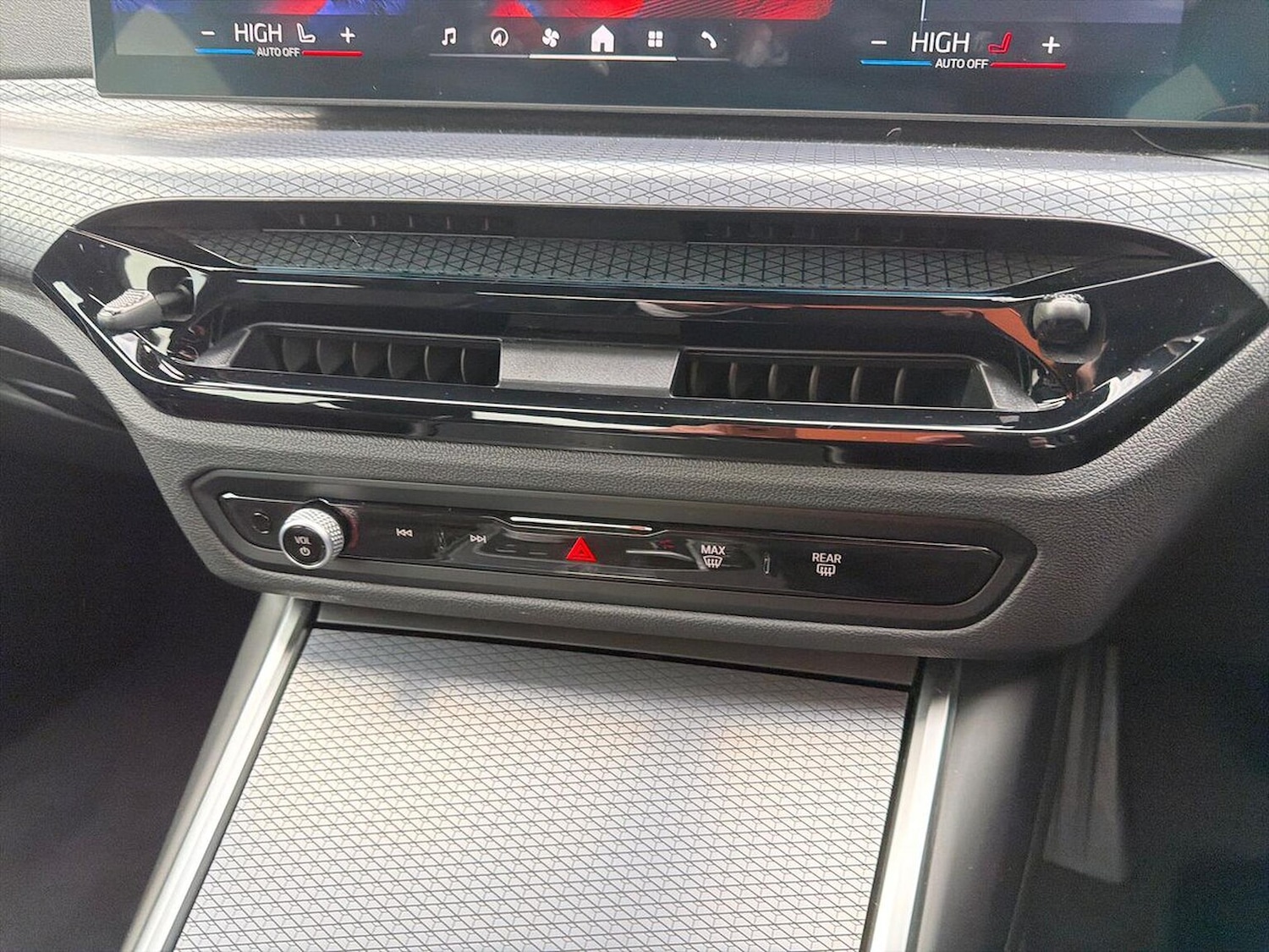 Used BMW 3 Series 2025 for sale - 76358000: Photo 12