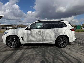 Used BMW X5 2023 for sale - 78391000: Photo