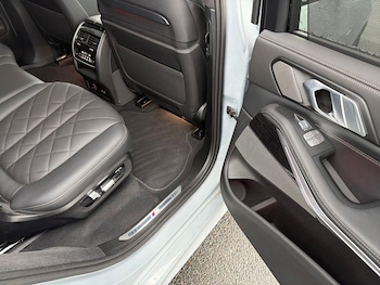 Used BMW X7 2024 for sale - 76477217: Photo