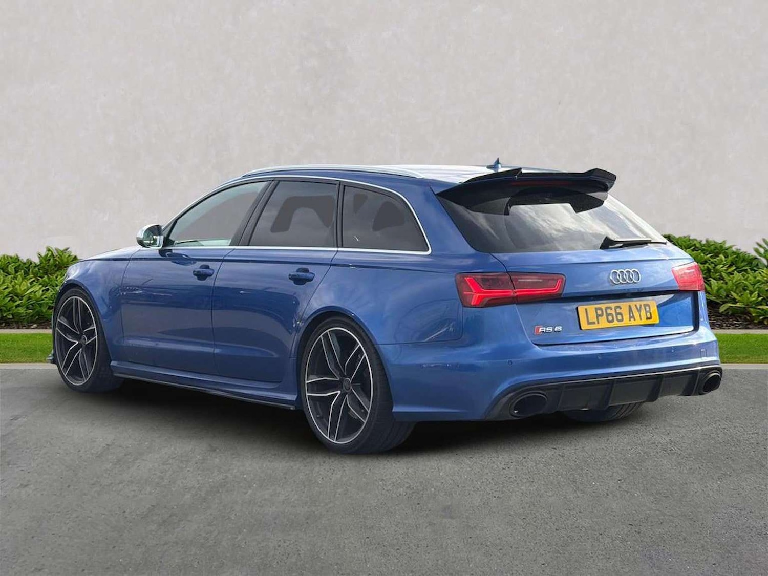 Used Audi RS6 2017 for sale - 76596167: Photo 2