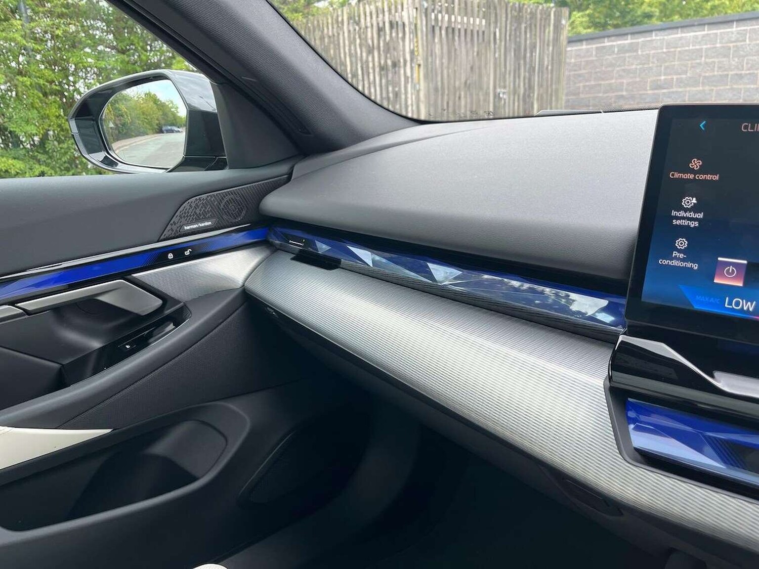 Used BMW 5 Series 2025 for sale - 77916121: Photo 24