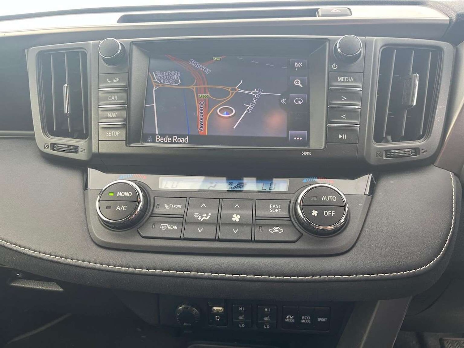 Used Toyota RAV4 2016 for sale - 76637819: Photo 11