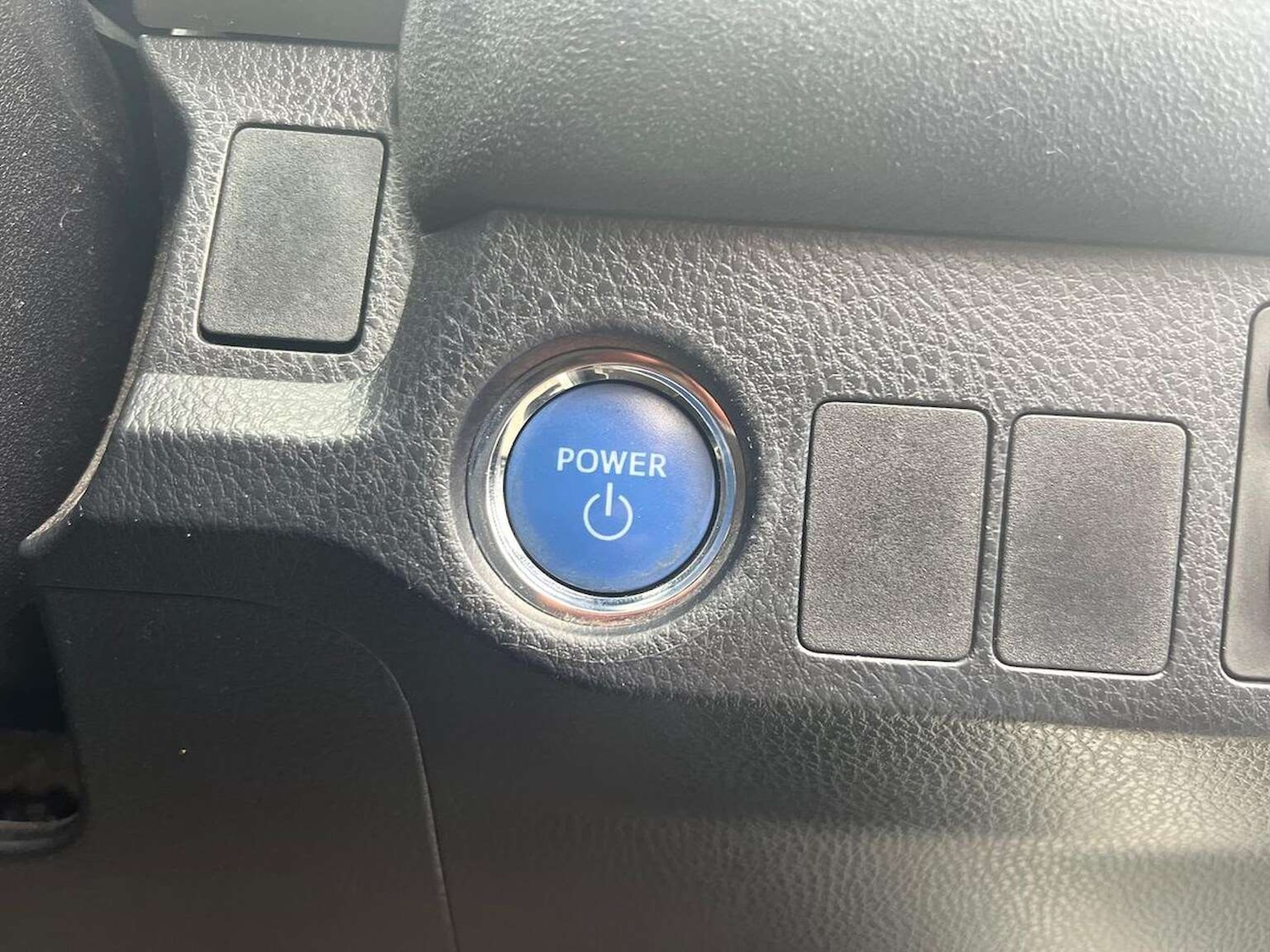 Used Toyota RAV4 2016 for sale - 76637819: Photo 22